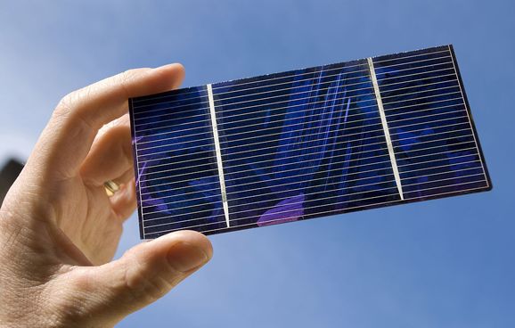  薄膜塑料有助于太陽(yáng)能電池能效提升